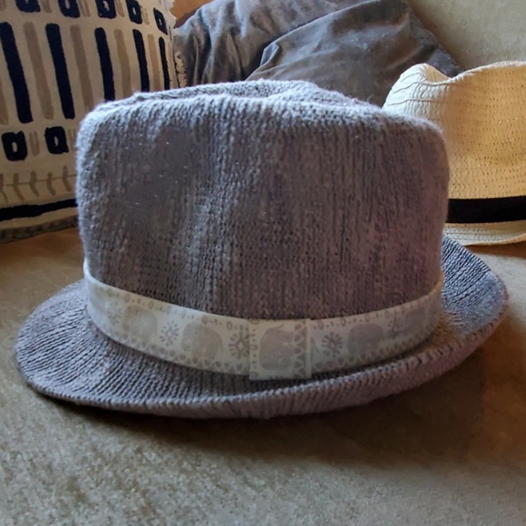 Bundle 2 fancy casual hats - Picture 3 of 7